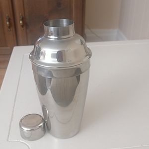 Cocktail shaker